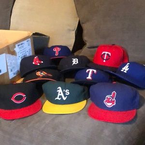 10 New Era on field hats 7 3/8 in size